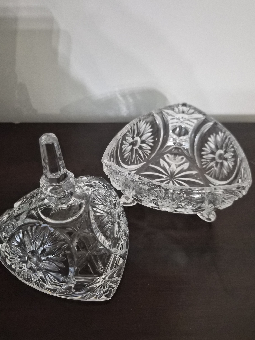 Clear Cut-Glass Lidded Candy Dish - Elegant Home Serveware - Picture 2 of 7